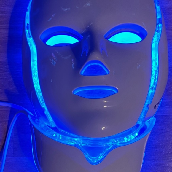 DermaLight LED Skin Face Mask - Picture 6 of 8
